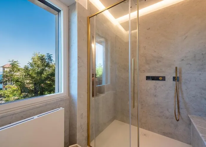 Overture - Panoramic Luxury Terrace Center Apartmán