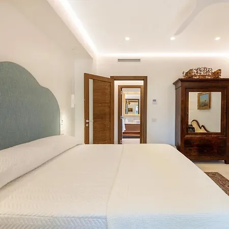 Апартаменти Overture - Panoramic Luxury Terrace Center