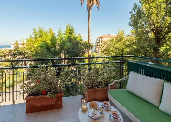 Overture - Panoramic Luxury Terrace Center Апартаменти